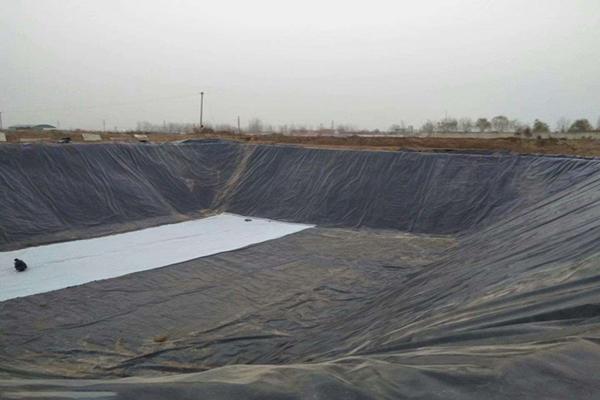 沼氣池土工膜應該怎么鋪設？  第1張