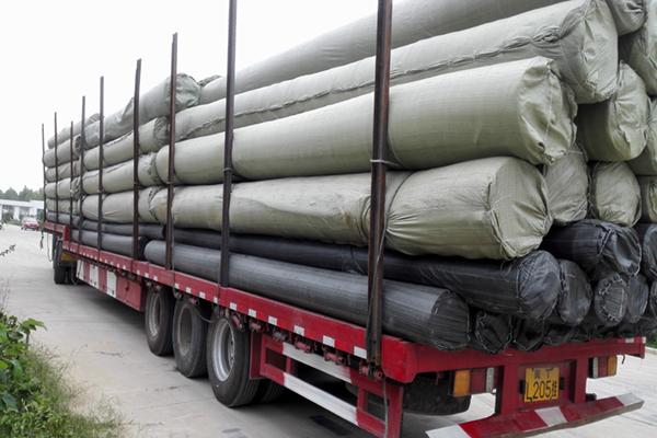土工膜應該怎么運輸和裝卸呢？  第1張