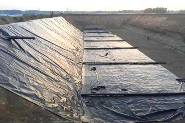 不同環(huán)境對(duì)土工膜性能的影響及其分析  第1張