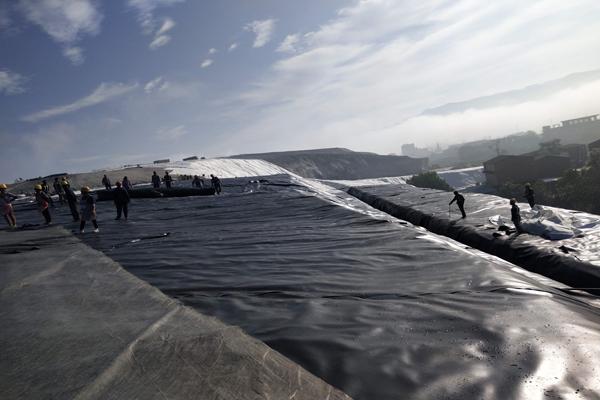 影響防滲土工膜厚度的因素有哪些？  第1張