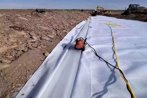 復合土工膜對施工環境的要求以及在冬季施工的注意事項有哪些呢? 第1張