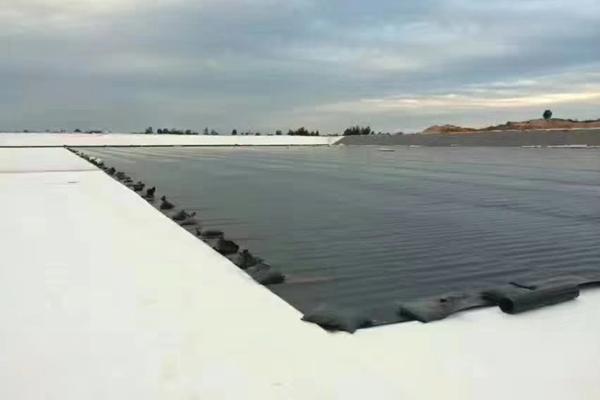 土工膜施工時應(yīng)該注意的安全措施 第2張