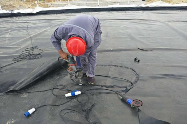 土工膜焊接機使用指南:專業(yè)操作與高效焊接 第3張