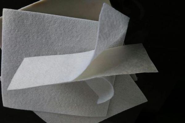 復合土工膜和sbs哪個耐曬性好  第1張